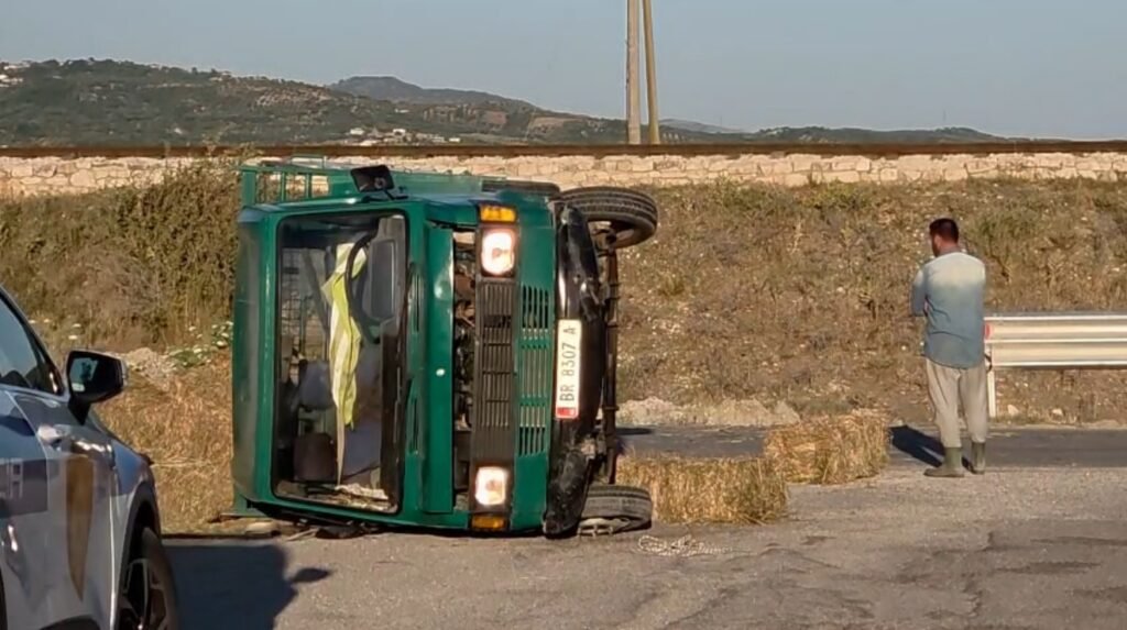 Një aksident i rëndë rrugor është regjistruar pasditen e sotme në aksin e vjetër Fier–Vlorë