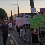 Qytetarët e Divjakës protestojnë kundër bashkimit të bashkisë së tyre me Lushnjën.