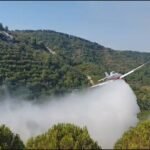 Zjarri në fshatin Rriban të Mallakastrës është përhapur ndjeshëm gjatë natës, duke marrë përmasa dhe shtrirje të madhe.