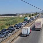 Radhë kilometrike në kryqëzimin e Klubit të Shoferit.