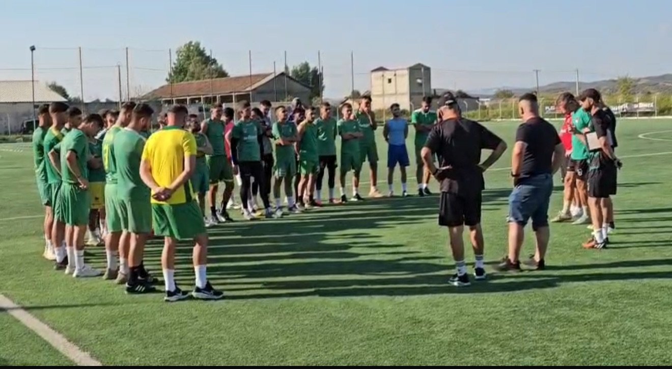 KF Lushnja nis përgatitjet nën drejtimin e trajnerit Dorjan Bubeqi.