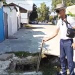 Uji i pijshëm ndotet nga ujërat e zeza te cilat pushtojnë rrugët e fshatit Çlirim, banorët kërkojnë ndërhyrje urgjente
