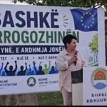 “RROGOZHINA ËSHTË E JONA” – BANORËT NË PROTESTË KUNDËR BASHKIMIT ME KAVAJËN