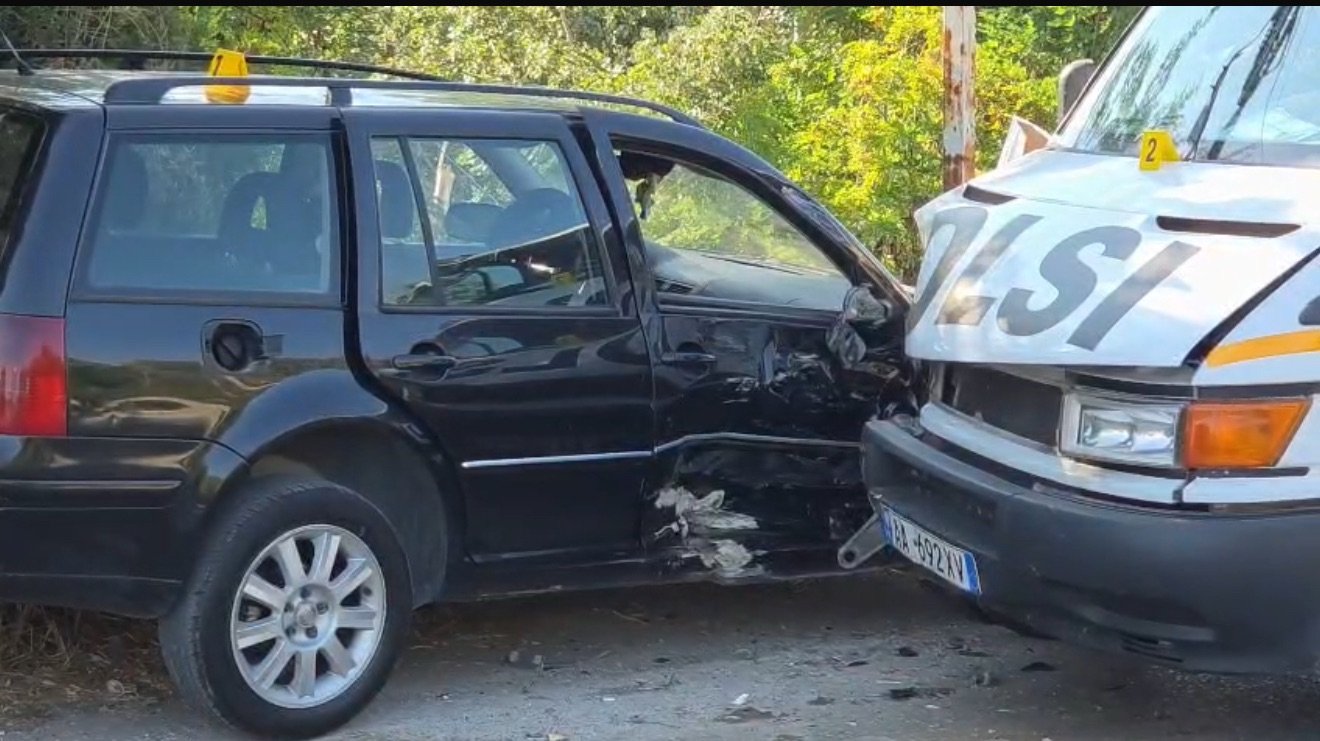 Nje aksident trugor eshte regjistruar ne aksin Fier-Lushnje, ne vendin e quajtur “Ura e Mbrostarit”.