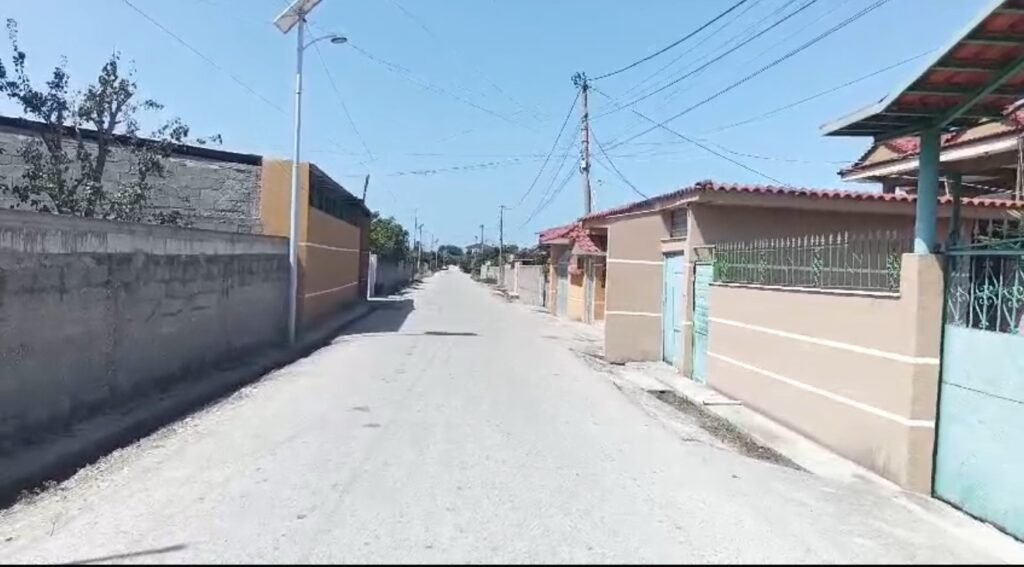 FERRASI I BASHKISE FIER 36 VITE PA UJË