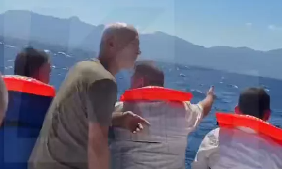 Një anije pasagjerësh me 279 persona në bord është përmbysur rreth tre milje larg Kyrenias