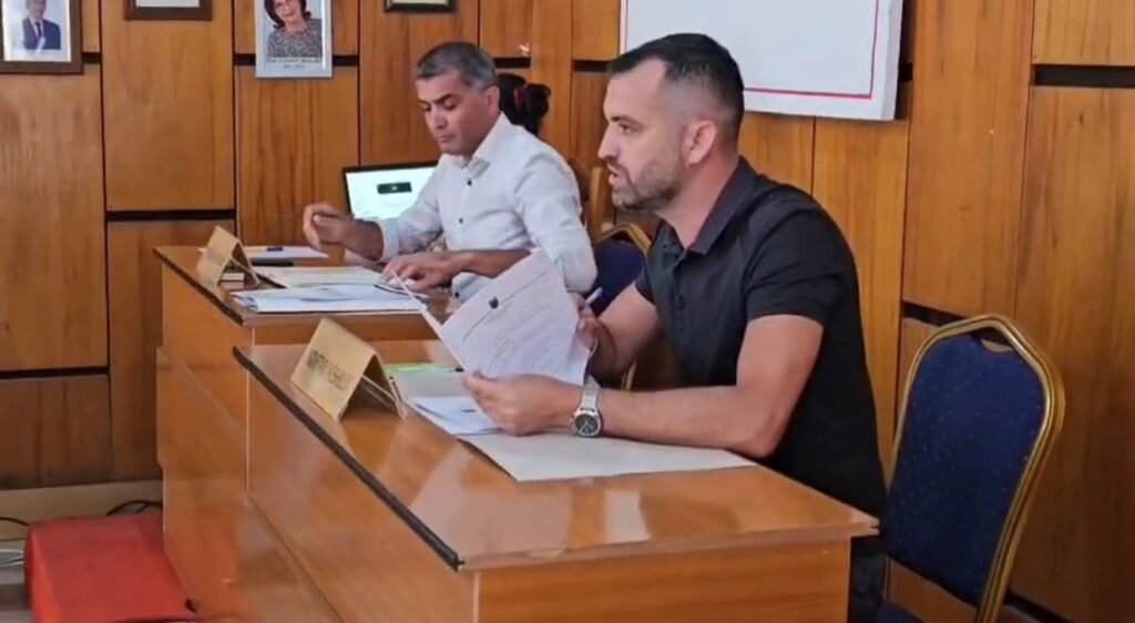 LUSHNJË – MBLIDHET KËSHILLI BASHKIAK PËR MUAJIN GUSHT.