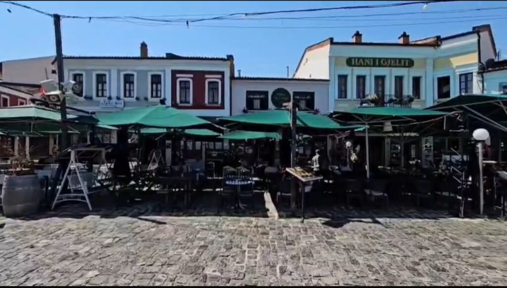 PAZARI I KORÇËS, MES HISTORISË DHE TURIZMIT