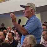 DIVJAKË – JOSIF GORREA I RIKTHEHET MIKROFONIT NË DËGJESËN PUBLIKE
