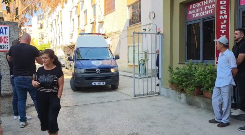 DAJA I DEPUTETES SË PS PARA GJYKATËS/ BLEDAR BAKAJ AKUZOHET PËR PLAGOSJEN ME DRAPËRFIER –