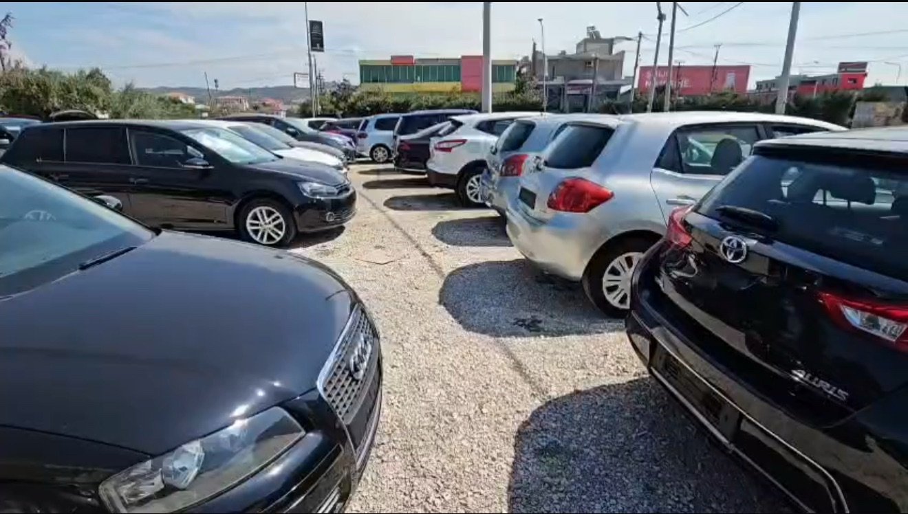 Makinat e 10 viteve të fundit me rregulla të reja në zhdoganim, kilometrazhi hyn në vlerësim.