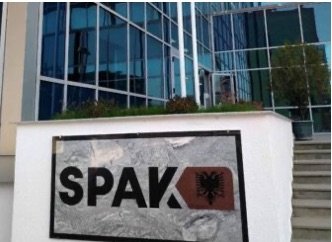 SPAK ushtroi kontrolle në banesën e Ilir Prodës,arrest shtëpie për Vlora Hysenin