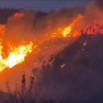 Zjarri në kodrat e Apolonisë merr përmasa të mëdha, i drejtohet zonave të banuara
