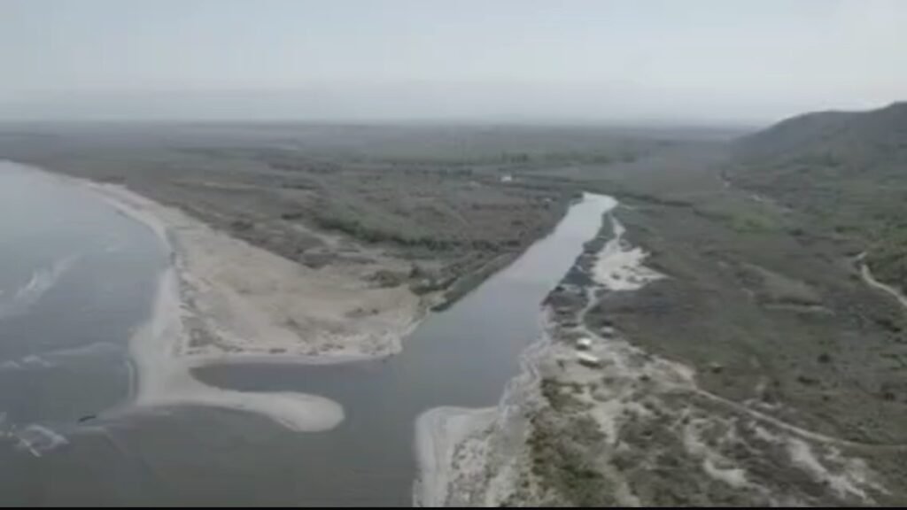 90% e mbetjeve në bregdetin shqiptar janë plastikë. Buna dhe Drini, ndër burimet kryesore të ndotjes së Adriatikut.