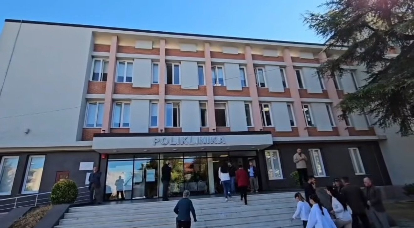 MINISTRJA E SHËNDETËSISË, VIZITË NË INSTITUCIONET SHËNDETËSORE NË LUSHNJE.