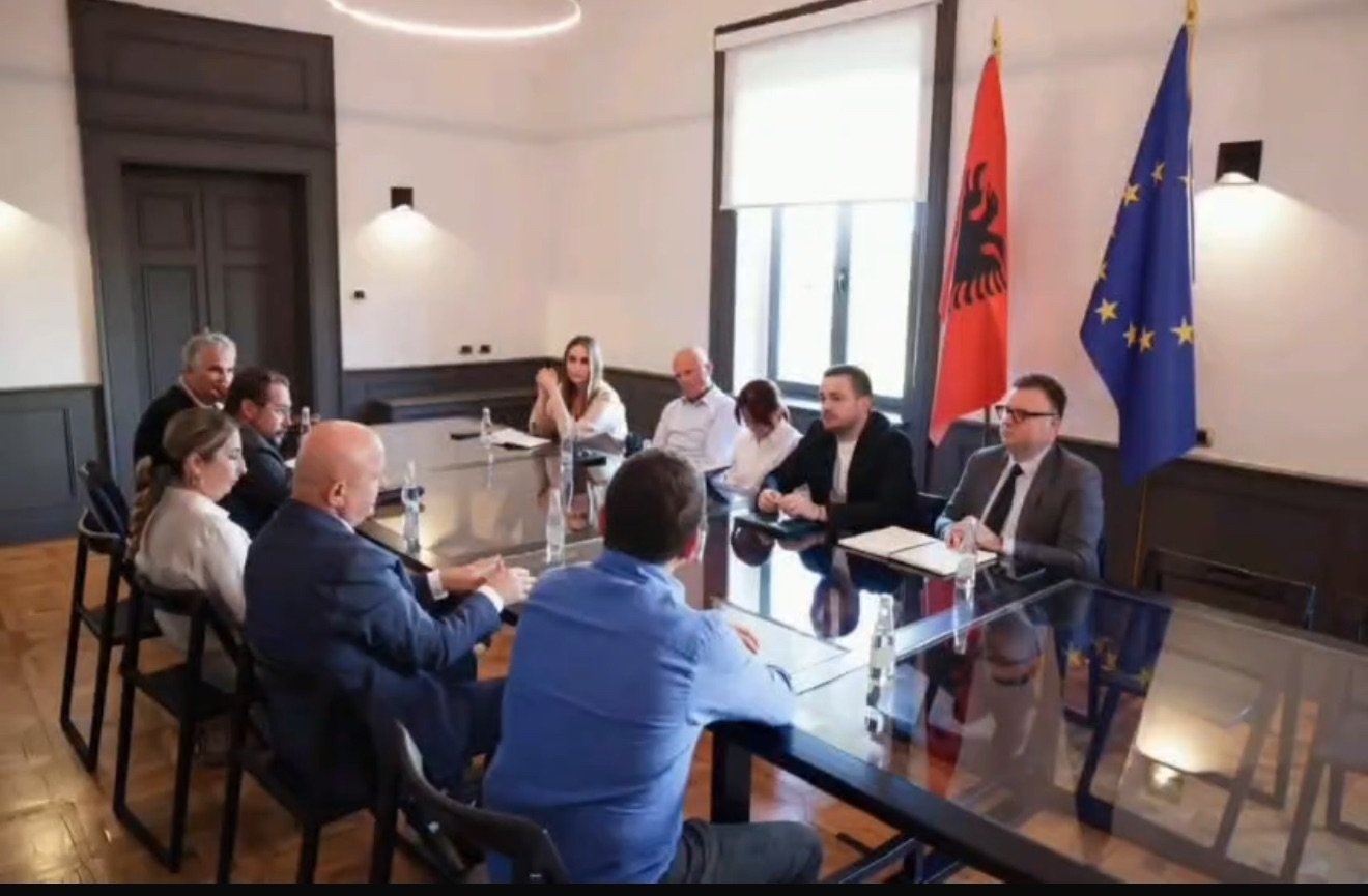 Ministria e Bujqësisë dhe Universiteti Bujqësor forcojnë bashkëpunimin për studentët dhe fermerët.