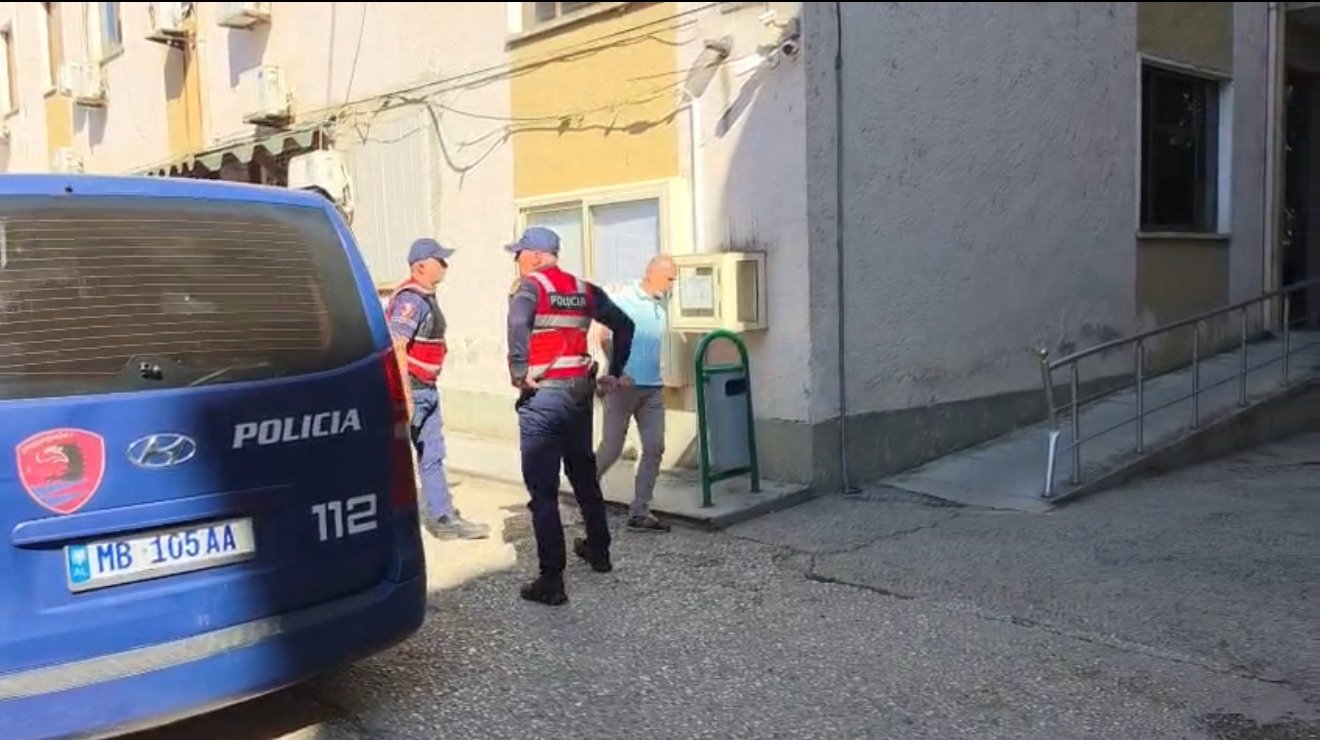 Arrest me burg per mësuesin nga Lushnja qe akuzohet per ngacmim ndaj nxeneses