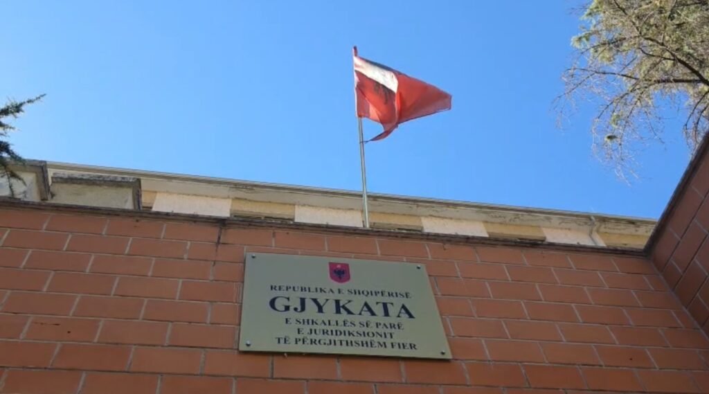 ERIND XHAFERI NË GJYKATË, PRITET MASA E SIGURISË