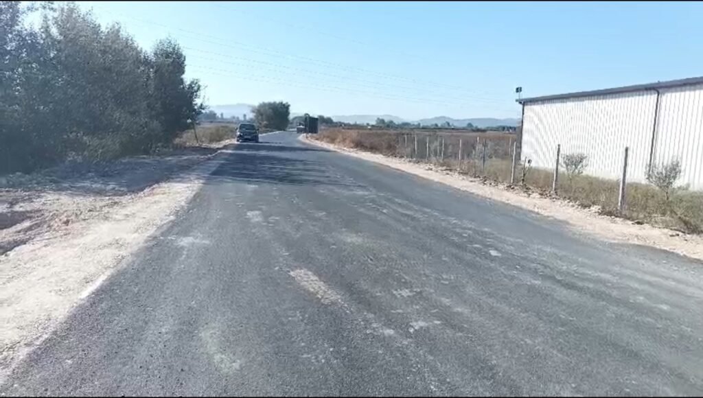 Rikonstruktohet rruga “Rilindja”ne Beline. Bashkia Patos investon 57.5 milionë lekë pas ankesave të banorëve.
