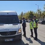 Lushnje – Hyjnë në fuqi oraret e reja për mjetet e tonazhit të rëndë. Policia Bashkiake nis kontrollet për zbatimin e tyre.