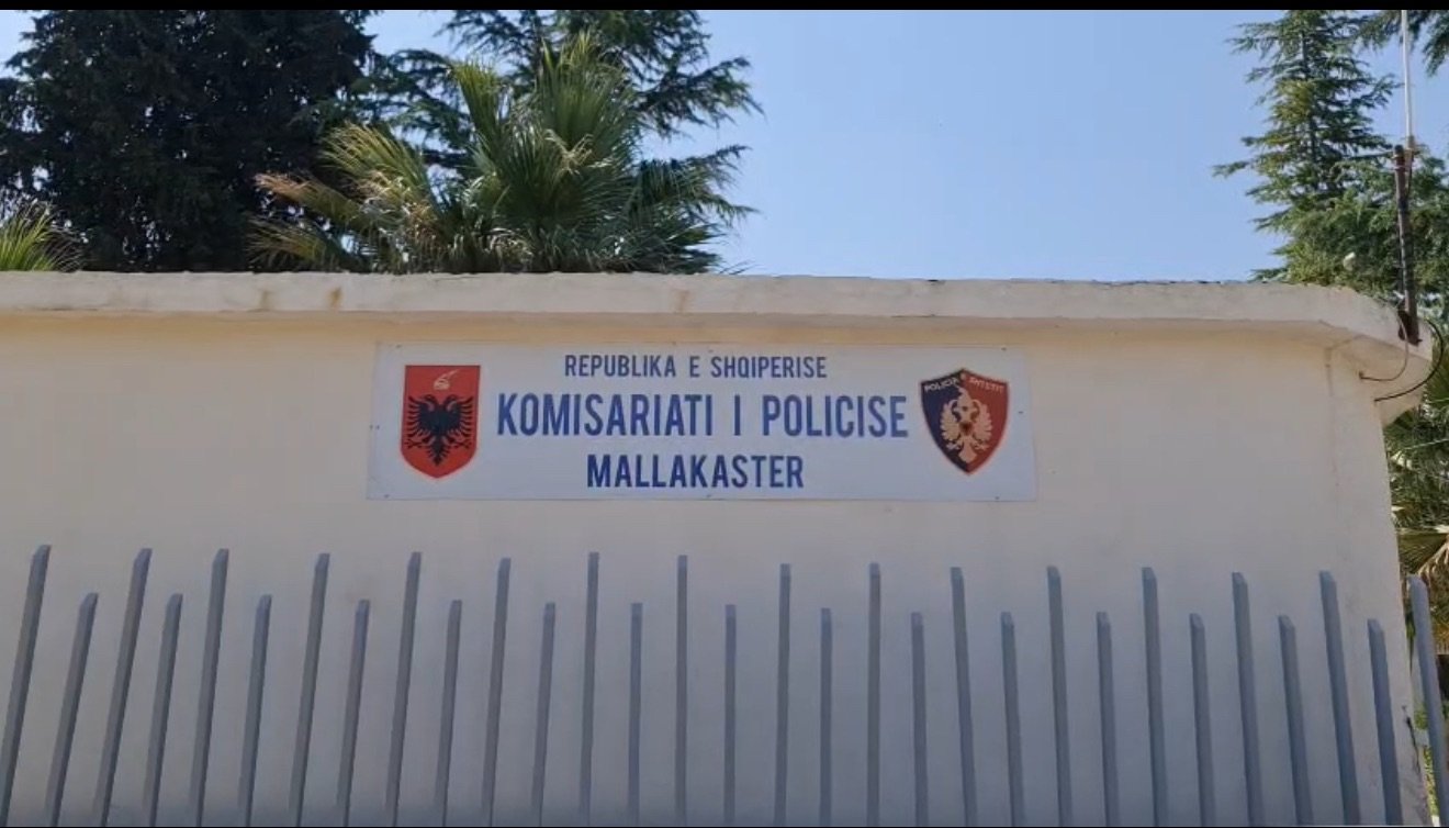 Sulmi ndaj ish shefit të zjarrfikësve të Mallakastrës për motive banale. Dëshmia në polici: Nuk i njoh autorët