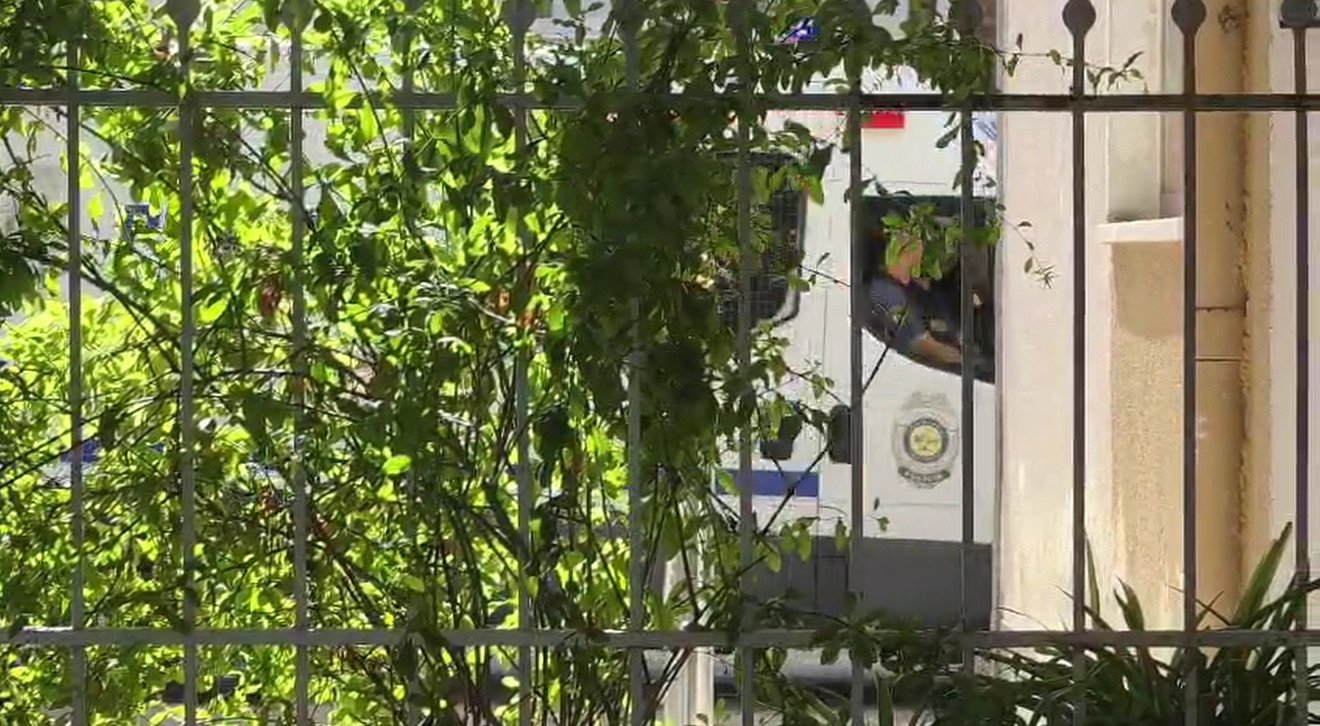 Prokuroria e Fierit dërgon për gjykim Emanilda dhe Valbona Ramën. Vajza vrau babanë, gruaja tentoi të mbulonte krimin