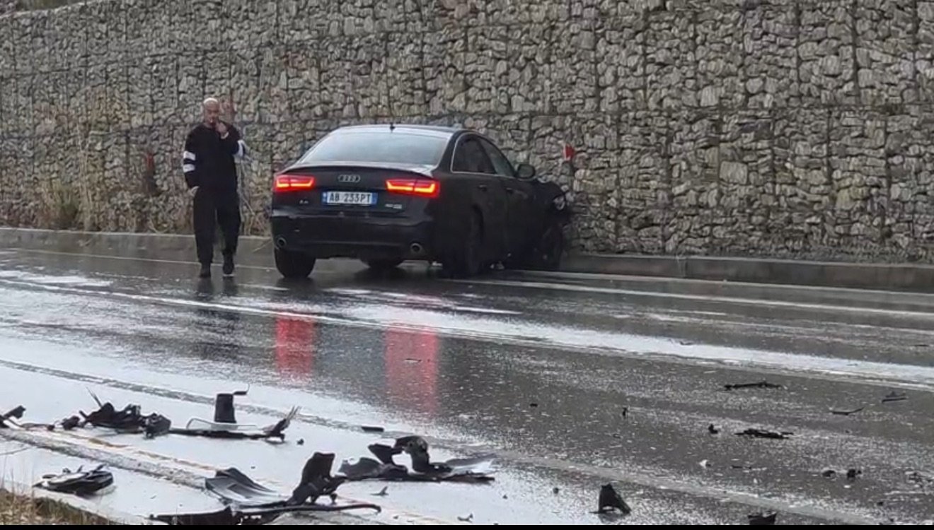 AKSIDENT NË KTHESËN E POCEMIT, NË LEVAN–TEPELENË, PLAGOSEN NËNË E BIJË