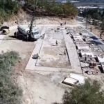 Kioska, rrethime dhe madje ndertesa dy katëshe, janë bërë objekt i fadroamve të bashkisë së Fierit për të liruar hapësireën e varrezave publike